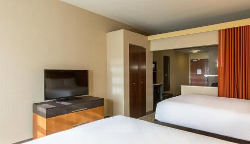 Queen Suite with Two Queen Beds