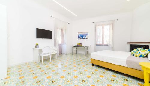 Deluxe Room (2 Adults + 1 Child)