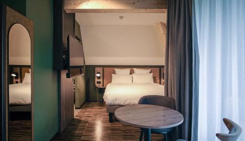 King Room with Balcony