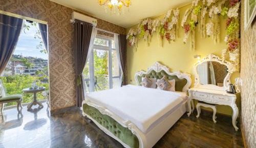 Deluxe Double Room with Balcony