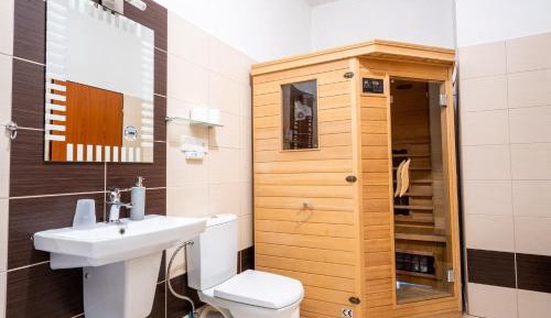 Studio (2 Adults)