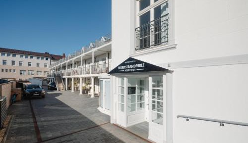 One-Bedroom Apartment with Balcony