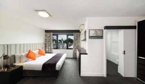 Executive King Suite - Non-Smoking