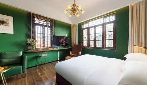 Double Room with Mountain View