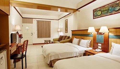 Deluxe Family Suite