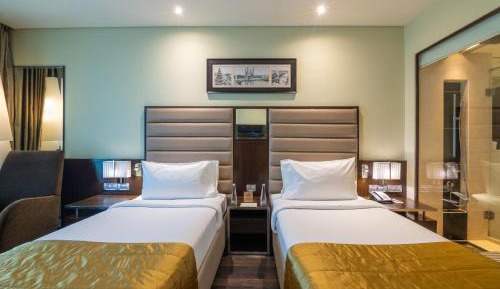 Presidential Suite - King Bed with 1+1 on Beers/IMFL from 6 PM till 8 PM
