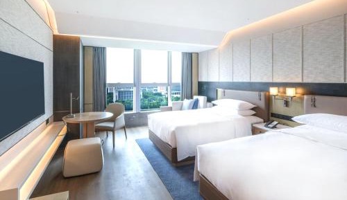 Deluxe Lakeview Twin Room	