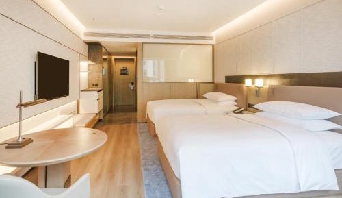 Club Twin Room	