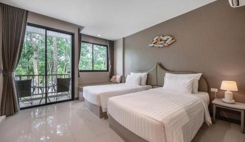 Deluxe Double Room with Pool View