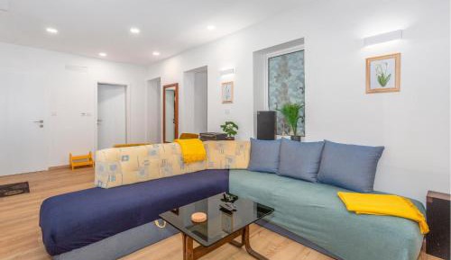 One-Bedroom Holiday Home