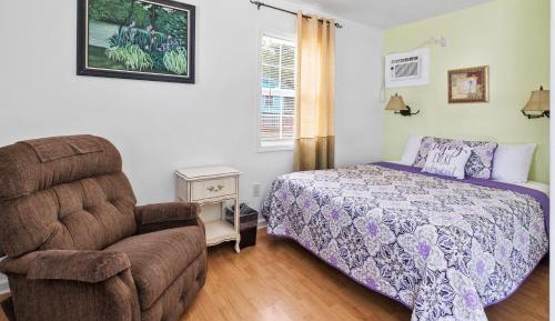 Double or Twin Room with Private Bathroom
