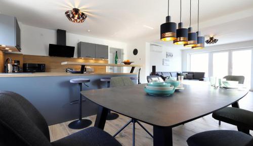 Three-Bedroom Apartment with Balcony