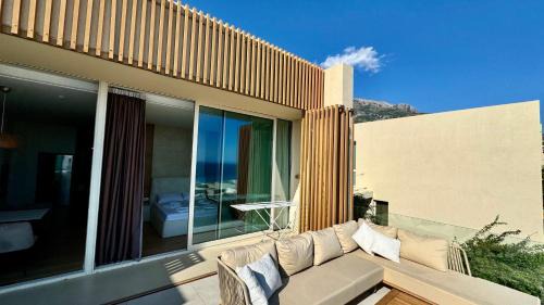 Three-Bedroom Apartment with Sea View