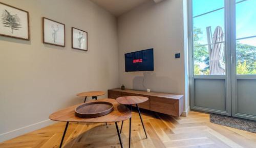 One-Bedroom Apartment with Garden