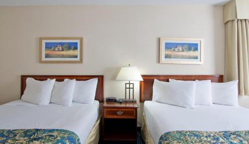 Deluxe Queen Room with Two Queen Beds - Non-Smoking