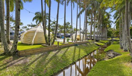 Belle Tent (shared bathroom)
