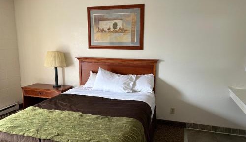 Deluxe Queen Room