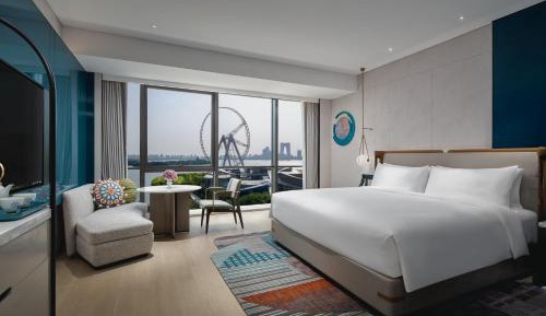 Premium King Room with View