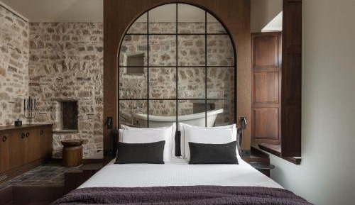 Treasure Room with Bathtub