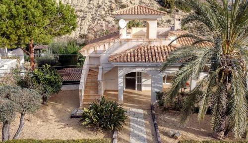 Four-Bedroom Holiday Home