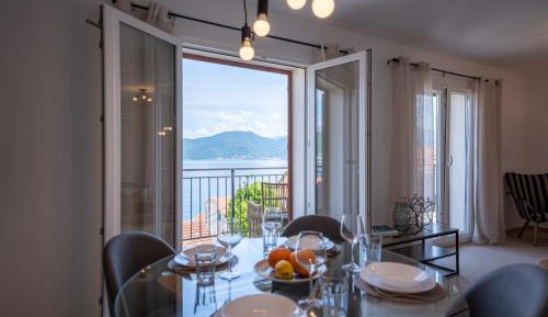 Two-Bedroom Apartment with Balcony and Sea View