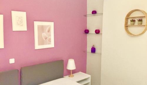 Deluxe One-Bedroom Apartment (2 Adults & 2 Children)