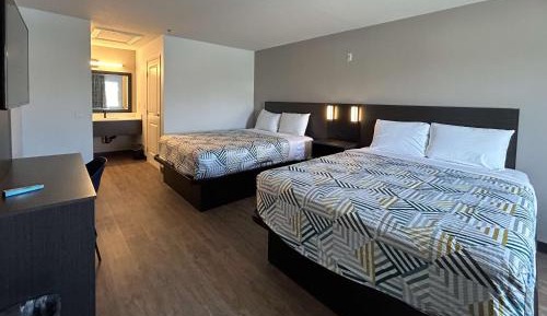 Queen Room with Two Queen Beds - Non-Smoking