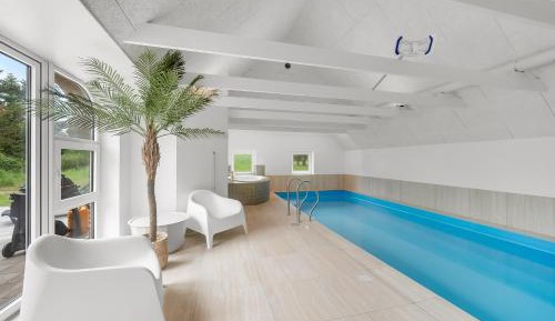 Five-Bedroom Holiday Home