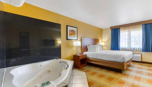 King Room with Spa Bath - Non-Smoking