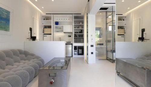 Studio Apartment with King Bed