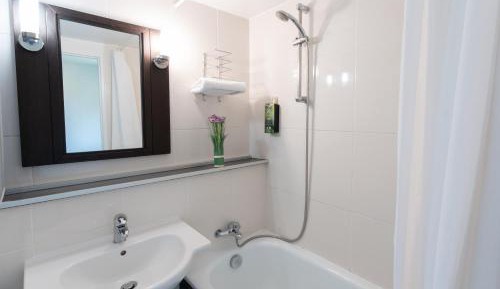 Two Connecting Double Rooms