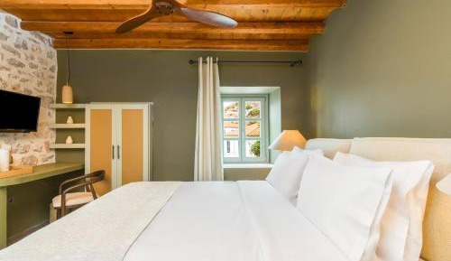 Petite Suite Private Balcony