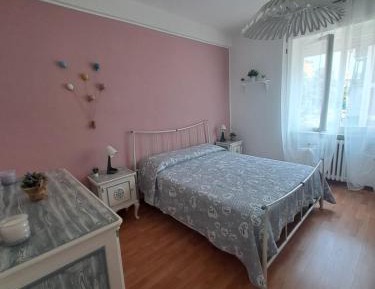 One-Bedroom Apartment with Balcony