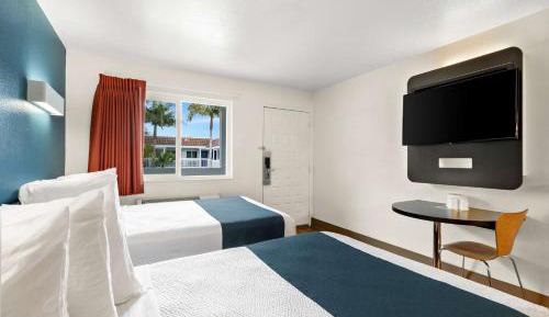 Quadruple Room - Non-Smoking