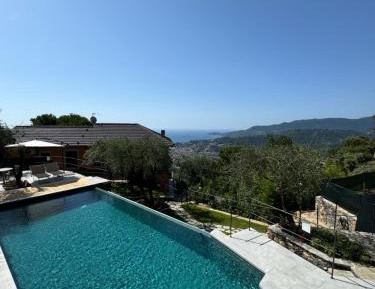 Two-Bedroom Deluxe Apartment with Ocean View