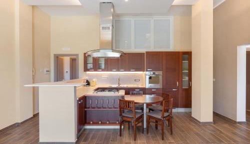 Deluxe Suite with Spa Bath