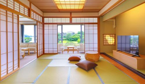Junior Suite Japanese-Western-Style-Room 130 sqm & Twin Room - Indoor Bath - Non-Smoking