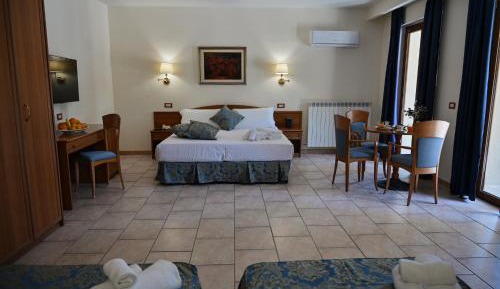 Deluxe Triple Room