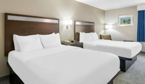 Queen Room with Two Queen Beds - Non-Smoking