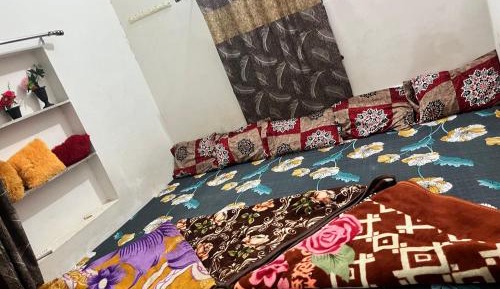 Basic Triple Room with Shared Bathroom