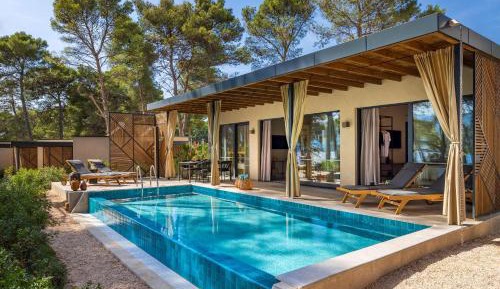 PLACESVILLA for 4+2 with private pool