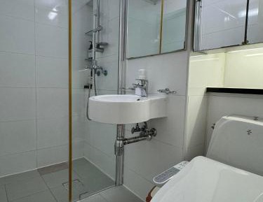 One-Bedroom Apartment with City View