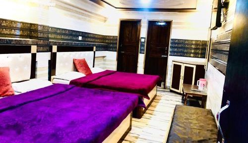 Twin Room with Private Bathroom