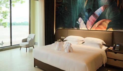 Suite with River View