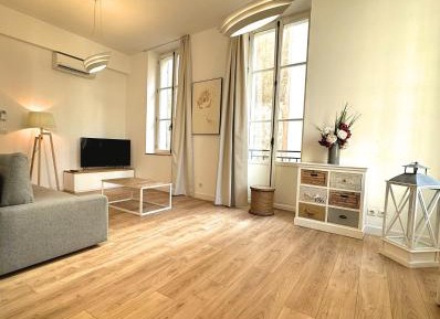 One-Bedroom Deluxe Apartment