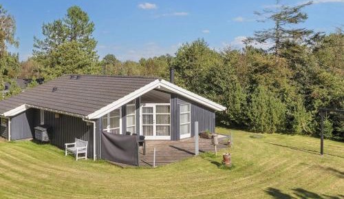 Three-Bedroom Holiday Home 