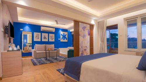 Suite with Hot Tub