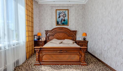 Suite with Hot Tub