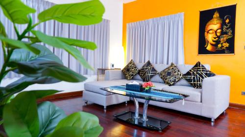 Queen Room