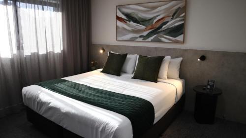 Deluxe King Suite